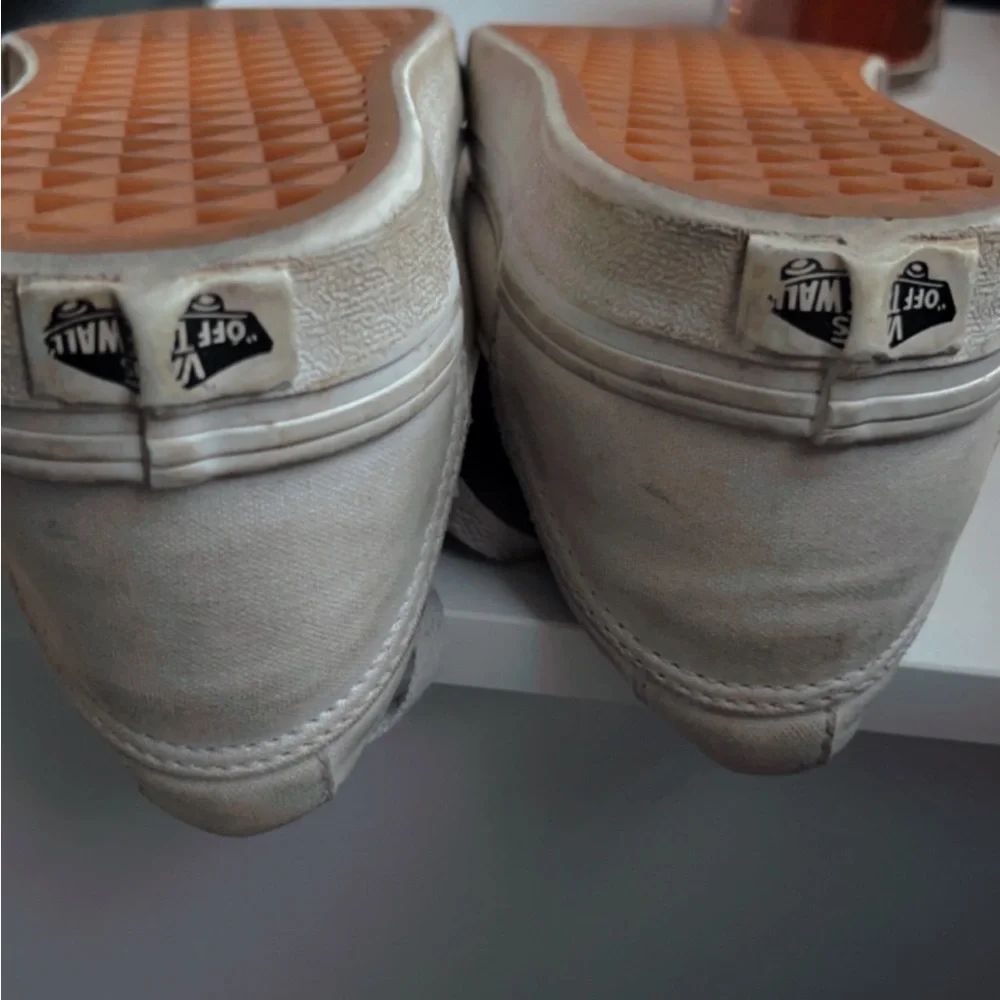 White vans - Picture 4 of 5